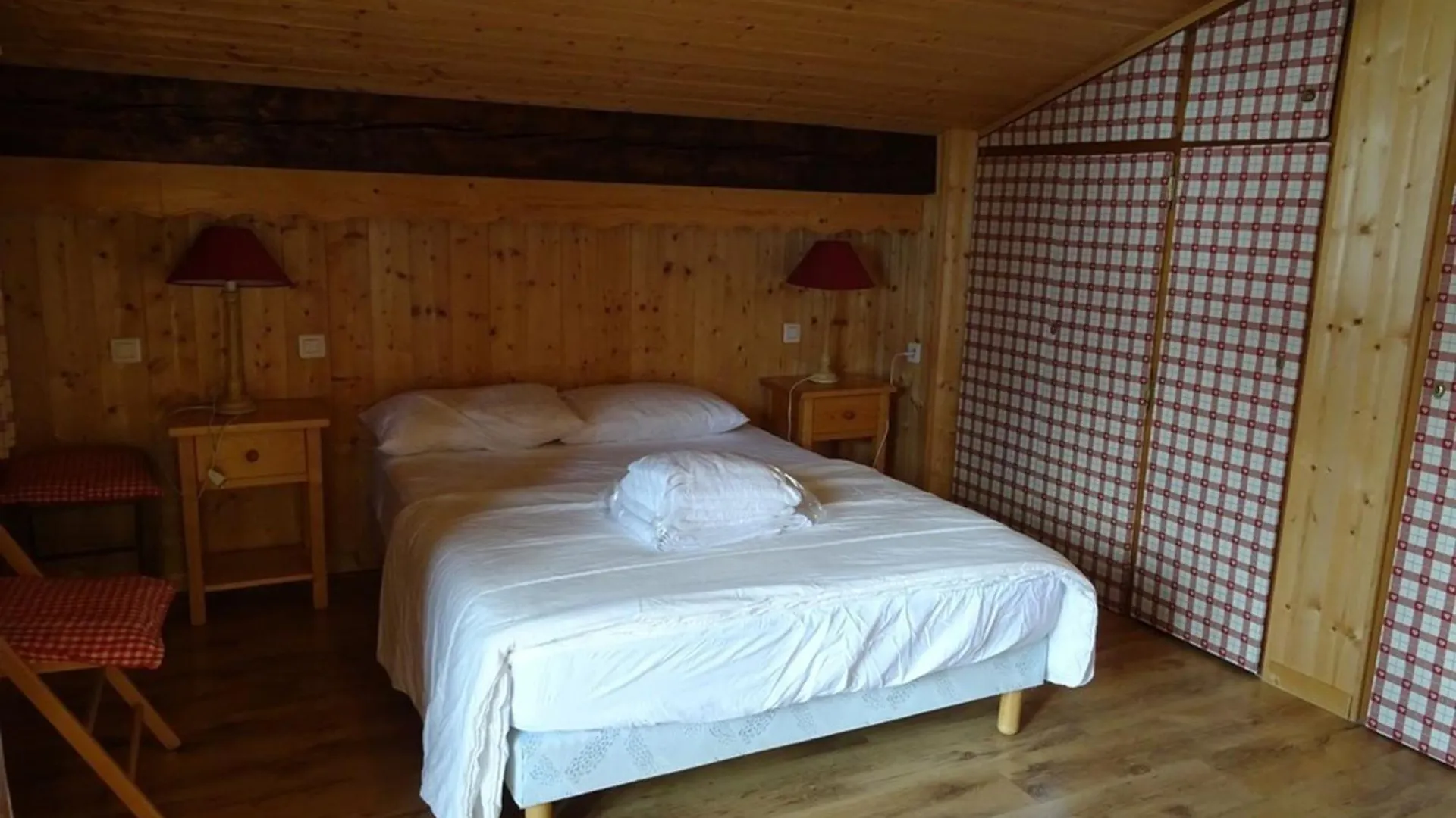 Appartement 5 Pieces 92M² Aux Gets - Lumineux, Proche Pistes Et Commerces, Garage Inclus - Fr-1-802-46 Les Gets 0*,